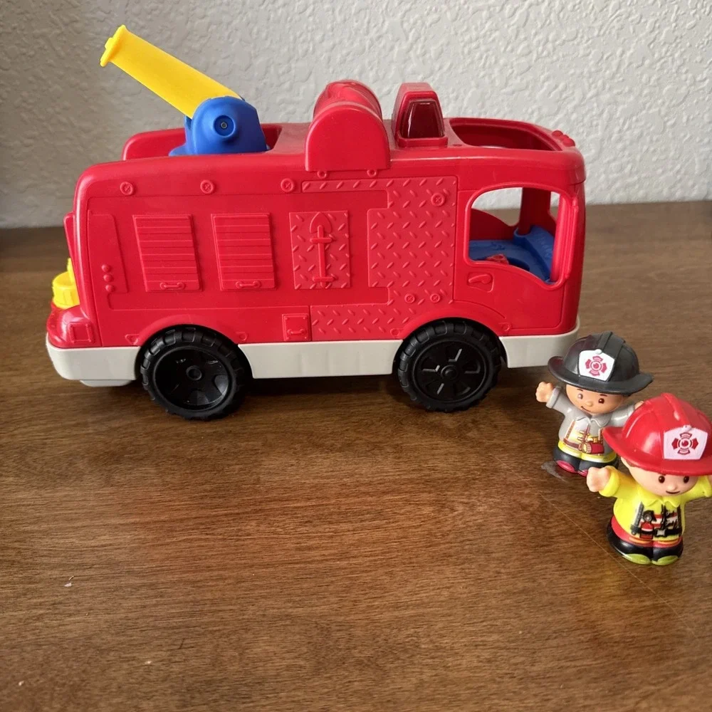 Fisher-Price Little People Firetruck 2017 With 2 Fire People Tested Works